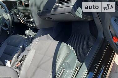Седан Volkswagen Jetta 2011 в 