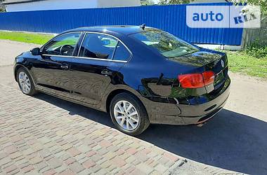 Седан Volkswagen Jetta 2011 в 