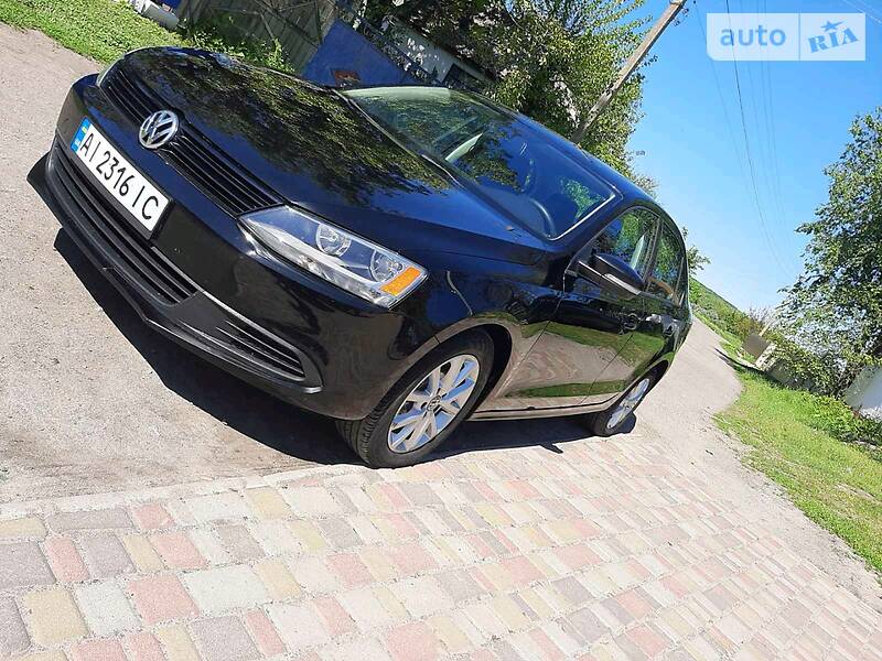 Седан Volkswagen Jetta 2011 в 