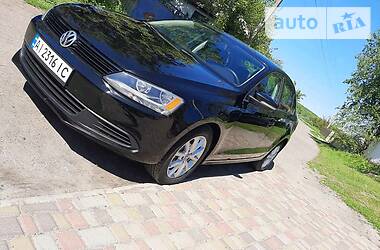 Седан Volkswagen Jetta 2011 в 