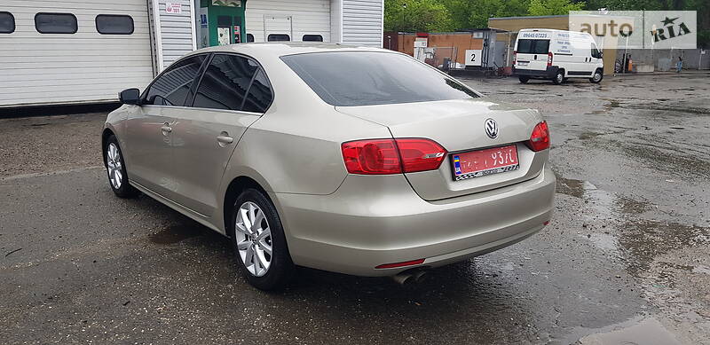 Седан Volkswagen Jetta 2012 в Києві