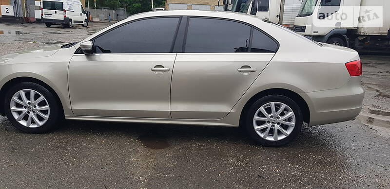 Седан Volkswagen Jetta 2012 в Києві