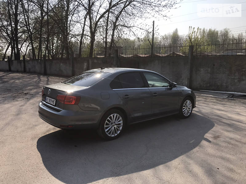 Седан Volkswagen Jetta 2015 в Дніпрі