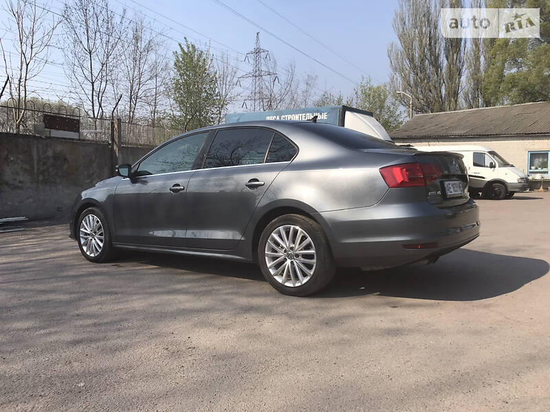 Седан Volkswagen Jetta 2015 в Дніпрі