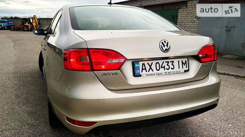 Седан Volkswagen Jetta 2012 в Харкові