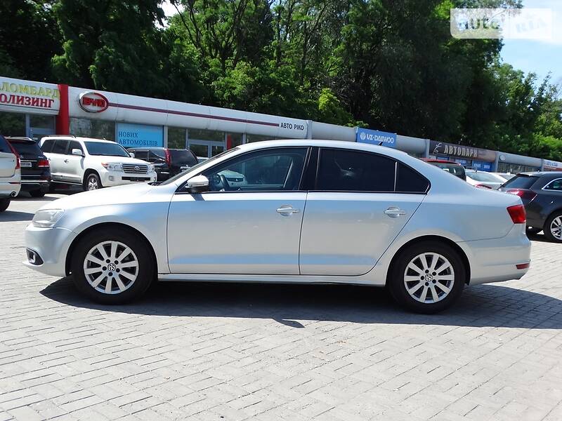 Седан Volkswagen Jetta 2012 в Дніпрі