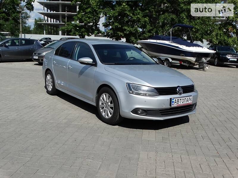 Седан Volkswagen Jetta 2012 в Дніпрі