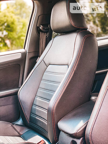 Седан Volkswagen Jetta 2014 в Києві