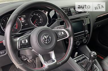 Седан Volkswagen Jetta 2016 в Киеве