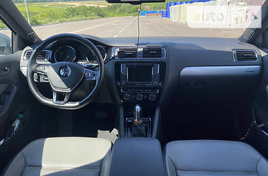 Седан Volkswagen Jetta 2016 в 