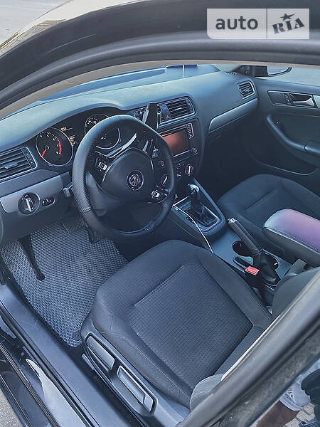 Седан Volkswagen Jetta 2016 в Києві