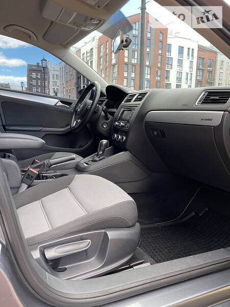 Седан Volkswagen Jetta 2013 в Києві