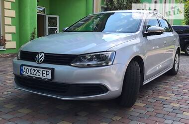 Седан Volkswagen Jetta 2012 в 