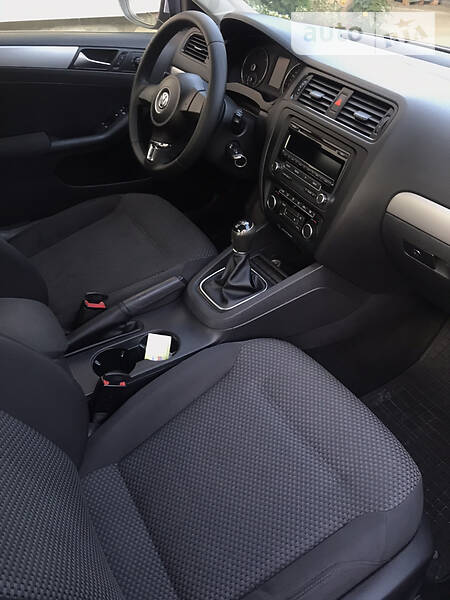 Седан Volkswagen Jetta 2012 в Ужгороді фото 15 Седан Volkswagen Jetta 2012 в Ужгороді