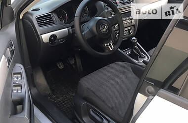 Седан Volkswagen Jetta 2012 в 