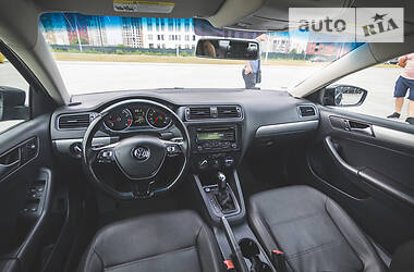 Седан Volkswagen Jetta 2015 в 