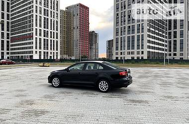 Седан Volkswagen Jetta 2015 в 