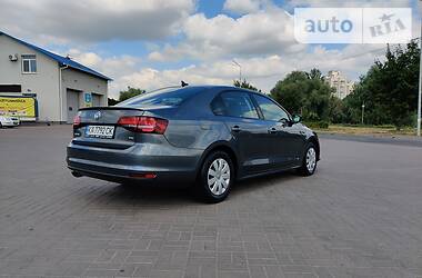 Седан Volkswagen Jetta 2016 в 