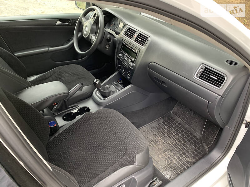 Седан Volkswagen Jetta 2014 в Харкові