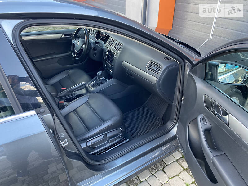 Седан Volkswagen Jetta 2016 в Києві