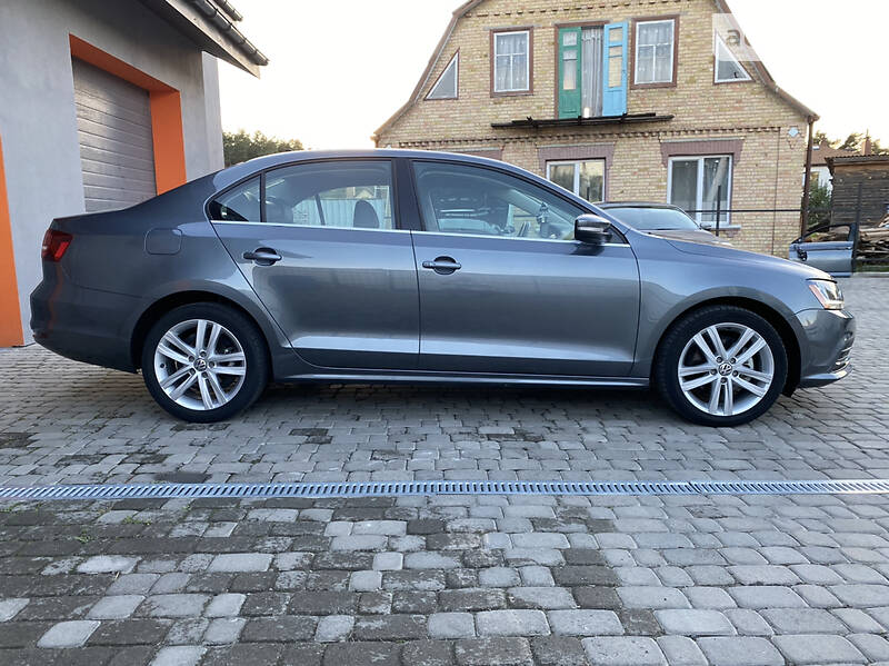 Седан Volkswagen Jetta 2016 в Києві