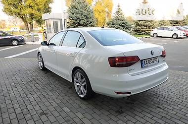 Седан Volkswagen Jetta 2016 в Києві