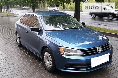 Седан Volkswagen Jetta 2015 в 