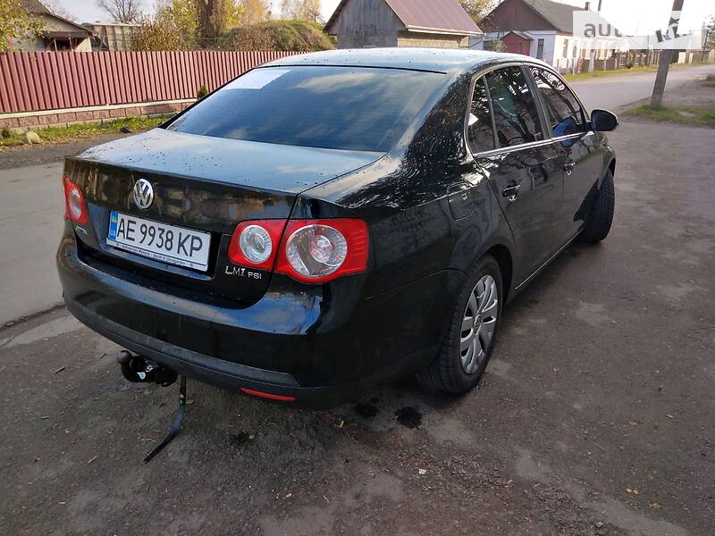 Седан Volkswagen Jetta 2006 в Старокостянтинові