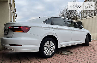 Седан Volkswagen Jetta 2019 в 