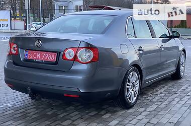 Седан Volkswagen Jetta 2008 в Ровно