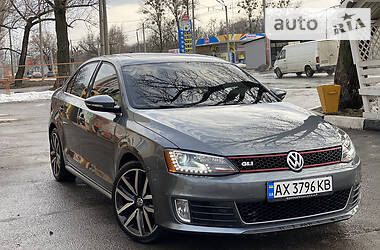 Седан Volkswagen Jetta 2013 в Мариуполе