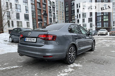 Седан Volkswagen Jetta 2016 в Киеве