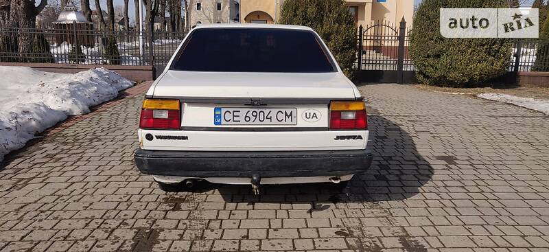 Седан Volkswagen Jetta 1987 в Чернівцях