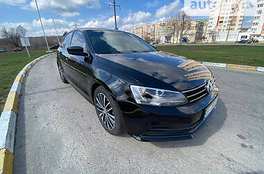 Седан Volkswagen Jetta 2015 в Полтаве