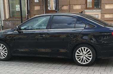 Седан Volkswagen Jetta 2014 в Ивано-Франковске