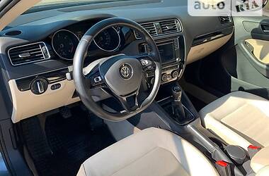 Седан Volkswagen Jetta 2016 в Кривом Роге