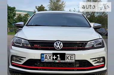 Седан Volkswagen Jetta 2015 в Дніпрі