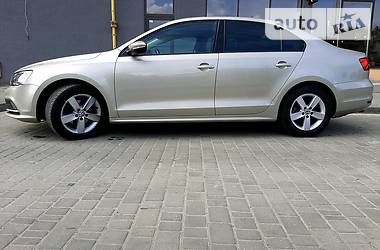 Седан Volkswagen Jetta 2015 в 