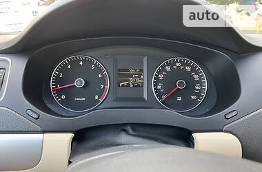 Седан Volkswagen Jetta 2014 в 