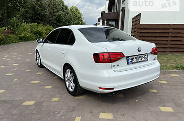 Седан Volkswagen Jetta 2014 в Ровно