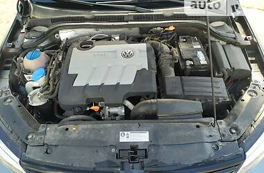 Седан Volkswagen Jetta 2012 в 