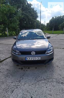 Седан Volkswagen Jetta 2012 в 