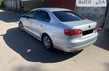 Седан Volkswagen Jetta 2013 в 