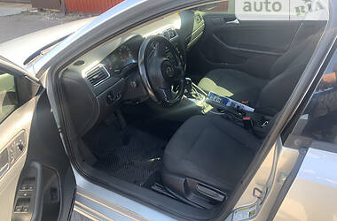 Седан Volkswagen Jetta 2013 в 