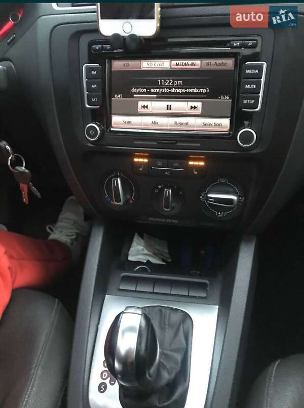 Седан Volkswagen Jetta 2010 в Києві