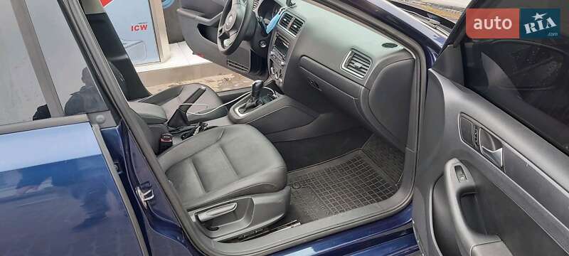 Седан Volkswagen Jetta 2011 в Днепре