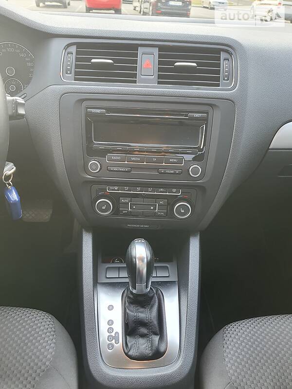 Седан Volkswagen Jetta 2011 в Києві