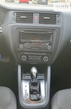 Седан Volkswagen Jetta 2011 в Києві