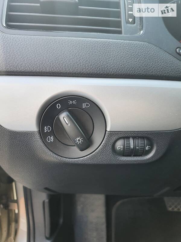 Седан Volkswagen Jetta 2011 в Києві