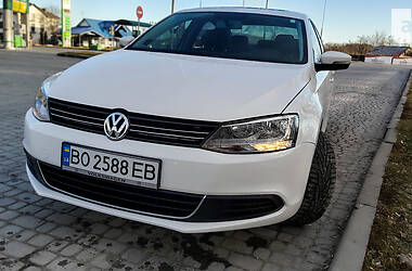 Седан Volkswagen Jetta 2012 в Чорткові